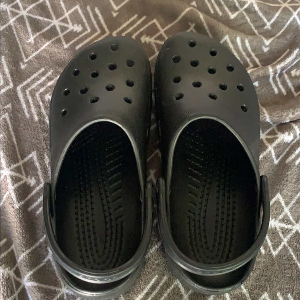 black crocs